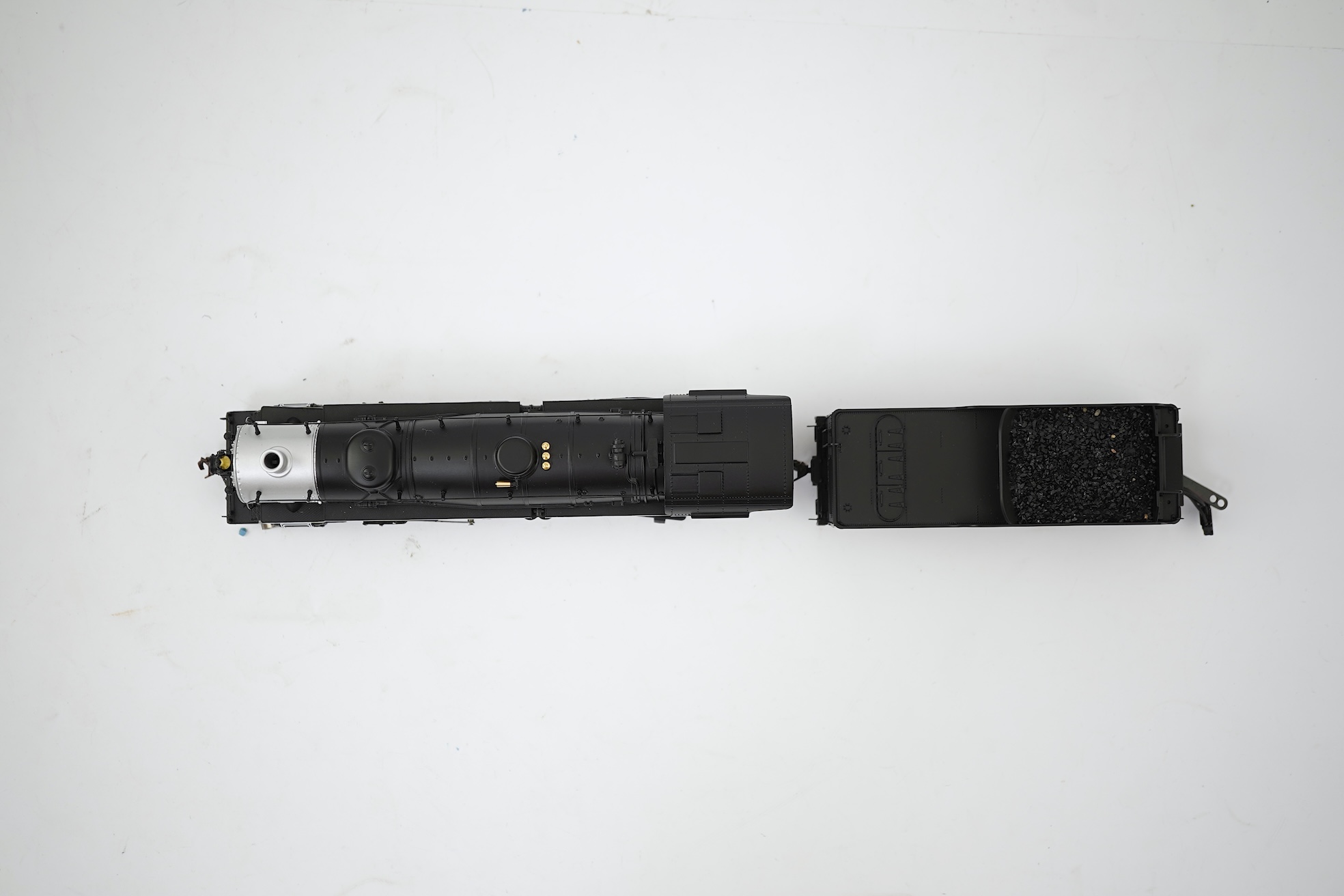 A boxed HO gauge Broadway Limited Paragon 2 Series (1055) model of Atlantic Coast Line 1519, 4-6-2 locomotive with bogie tender, powered for two rail operation.